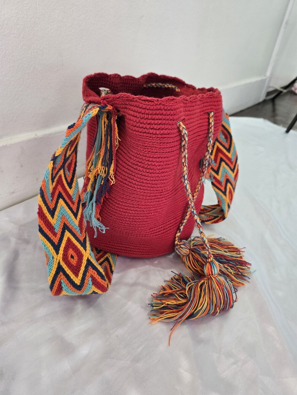 Crochet Bag in Brick Red Wayuu-Style Shoulder Bag with Colorful Strap - Picture 4 of 5